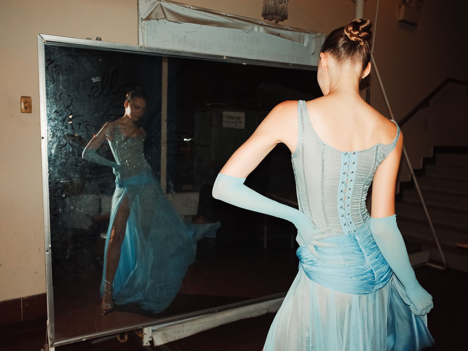 AVIFW Saigon - Backstage, frame 8