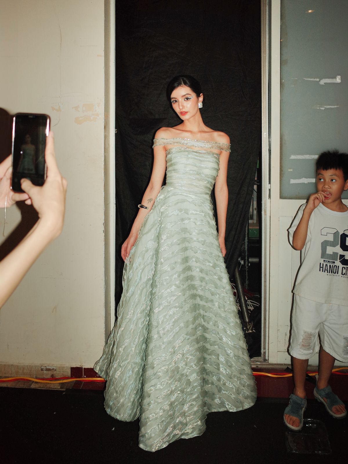 AVIFW Saigon - Backstage, frame 10